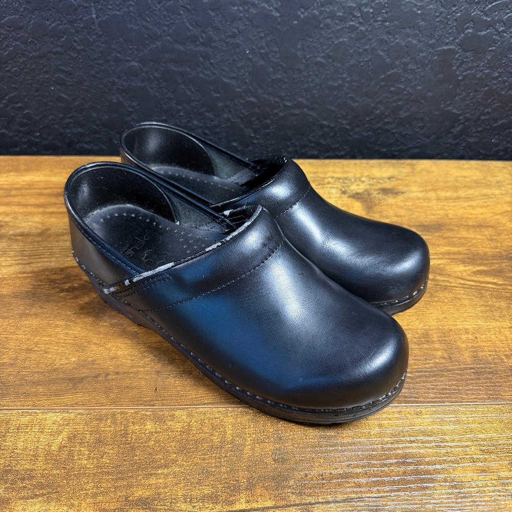 Dansko Professional Black Leather Clogs Women 38 EU US 7.5-8 Nursing Shoes